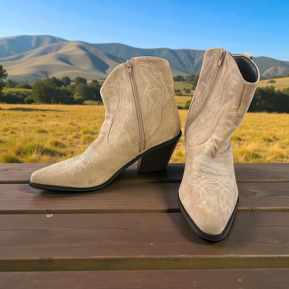 So Me Beige Western Heeled Boots - Picture 1 of 3